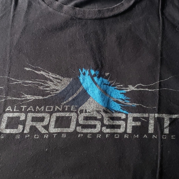 Unique bundle of Crossfit shirts (6) tanktop (1) - Picture 9 of 9